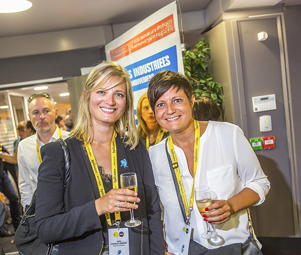 Participants réunis lors d’un événement d’entreprise