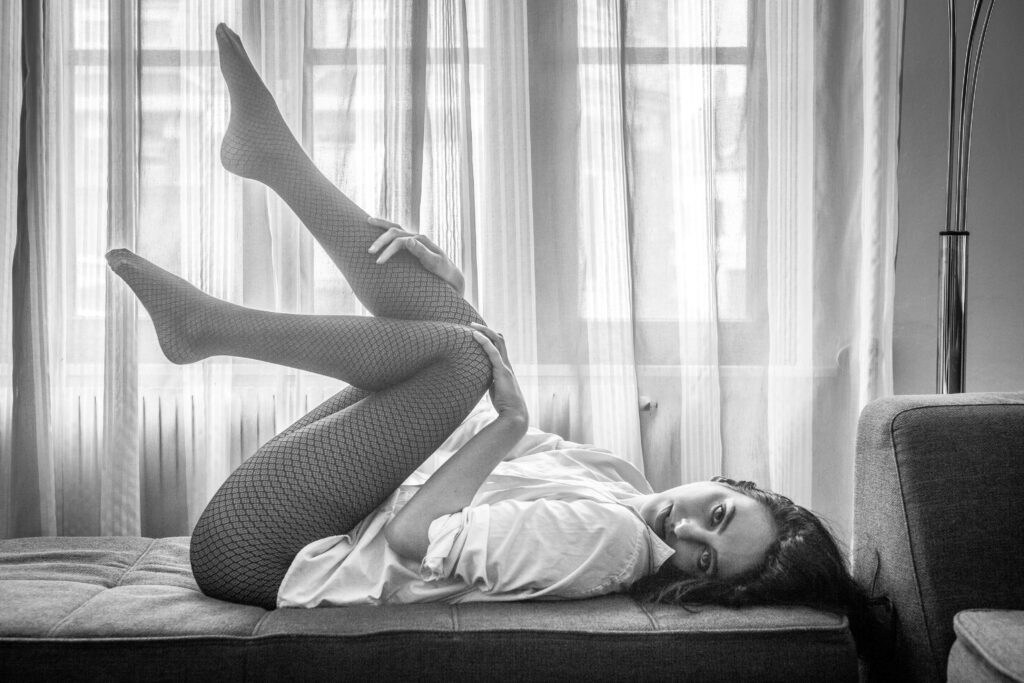 Portrait boudoir en tenue élégante à Amiens
