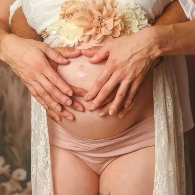 Photographe grossesse amiens Future maman photographiée avec douceur.